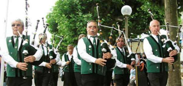  Bagad « AR POULIG GWENN » :  Photo Gérard SIMON